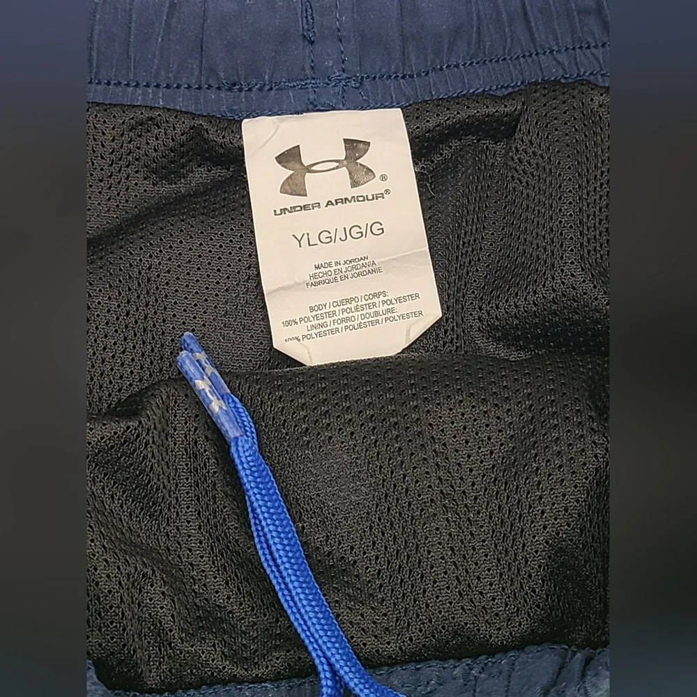 Under Armour boys' colorblock swim trunks size L